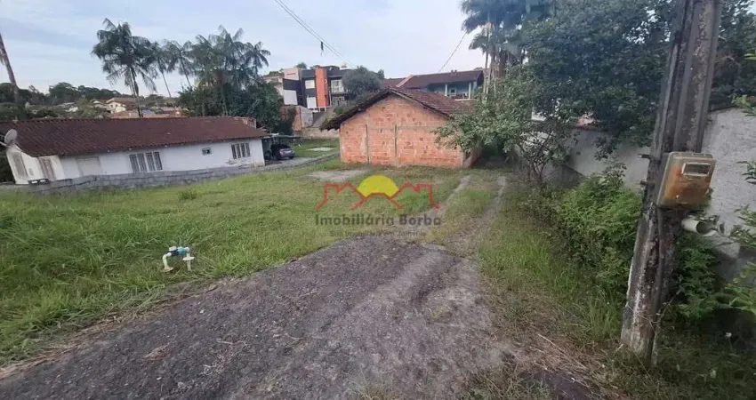 Terreno com 540 m² no  Boehmerwald