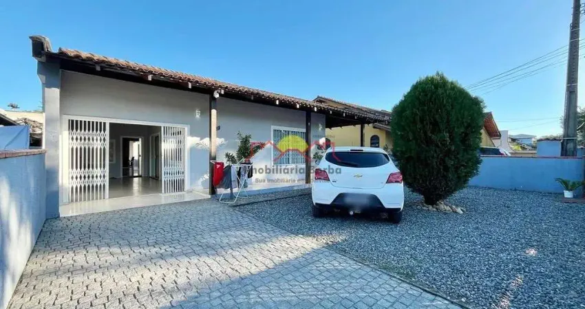 Casa Averbada Semi Mobiliada com Suíte