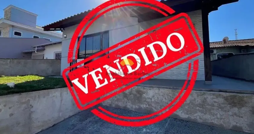 Casa com 3 quartos à venda no Petrópolis, Joinville