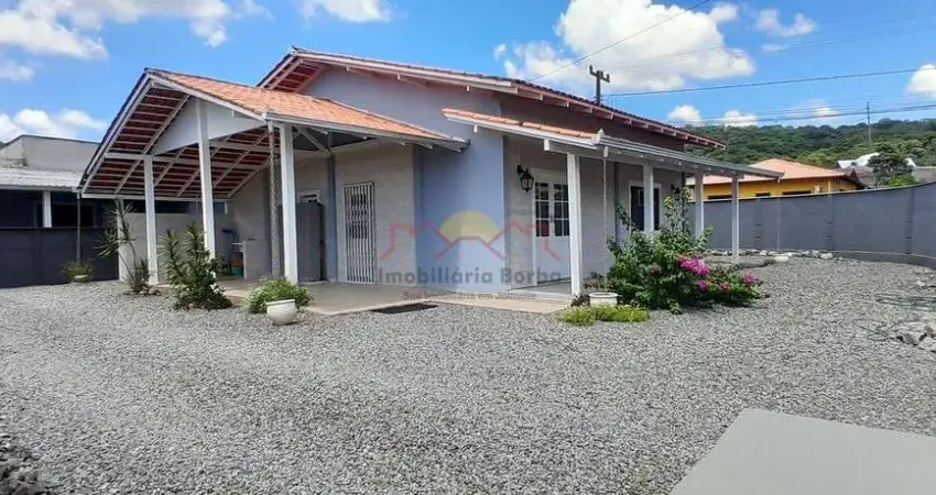 Casa com 3 quartos para alugar no Boehmerwald, Joinville