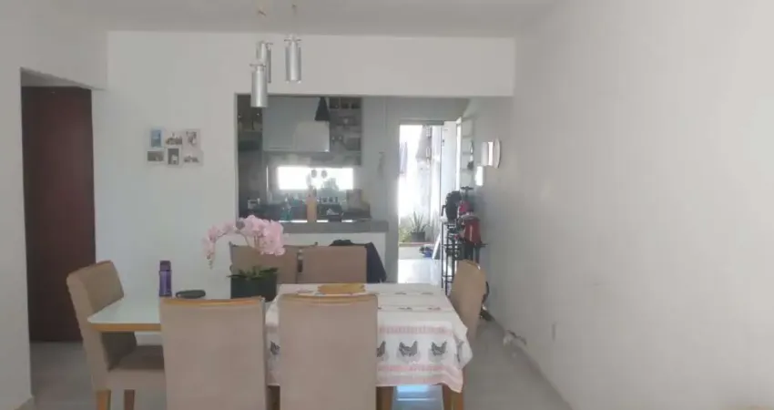 Casa em Condomínio Fechado com 2 domitórios em Marechal Deodoro - 90m²