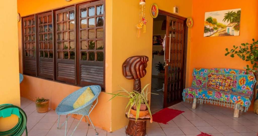 Casa com 4 dormitórios sendo 2 suítes - Próximo a Praia do Francês