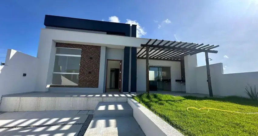 Casa em Condomínio Fechado com Energia Solar em Marechal Deodoro - 100m²