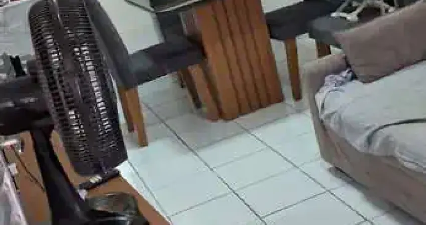 Casa em condomínio fechado com 2 dormitórios sendo 1 suíte no bairro do santos dumont - 50m²