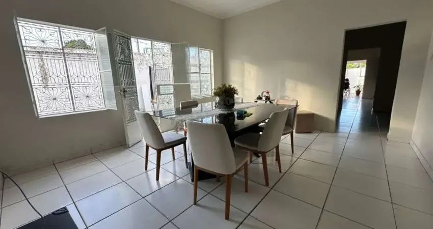 Casa comercial com 4 dormitórios sendo 2 suítes no bairro do farol - 450m²