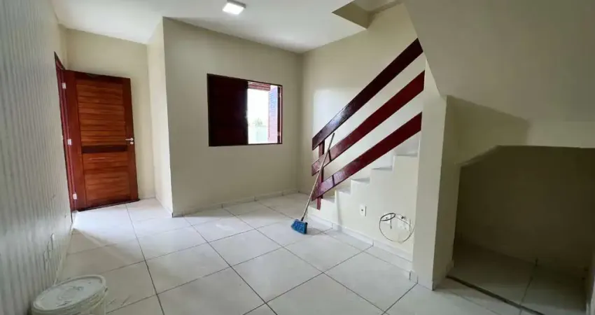 Casa duplex com 3 dormitórios em condomínio fechado - marechal deodoro (82m²)