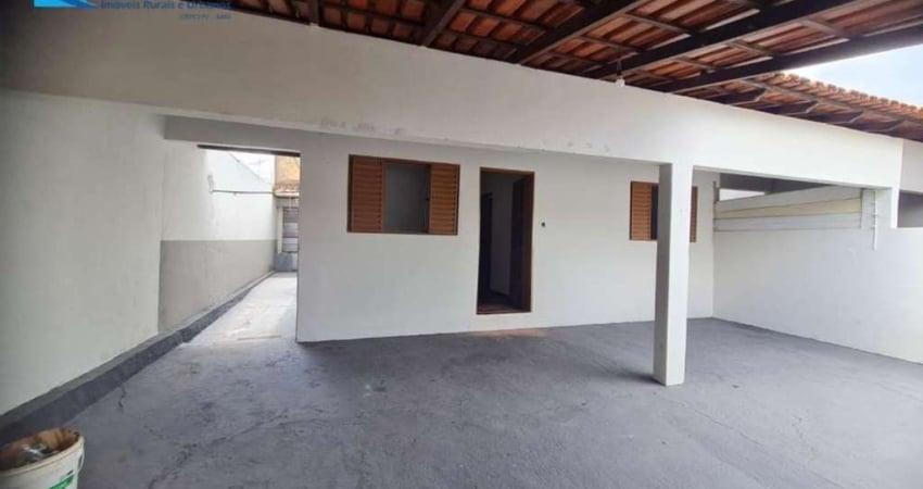 4 Casas, sendo 1 com 3 quartos e 3 vagas, 3 de 1 quarto, em terreno de 300 m², todas de laje.