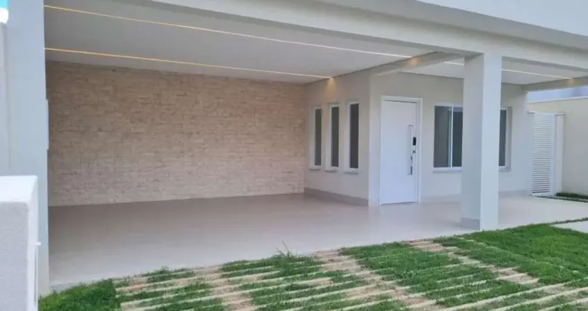 Excelente casa térrea, de alto padrão, no residencial park sul, com 3 suítes, area gourmet completa e piscina, na zona sul.