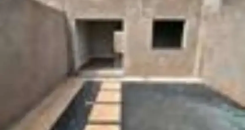 Casa nova, garagem para 2 carros, 2 quartos 1 suíte, entrada individualizada, lavanderia, piso porcelanato 61x61 cm, rodapé embutido, pé direito 3 m.