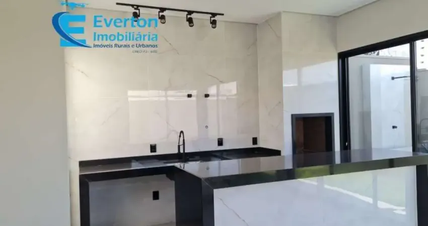 Casa de alto padrão com 3 quartos (1 suíte) no quintas alto umuarama, cozinha estilo americana.