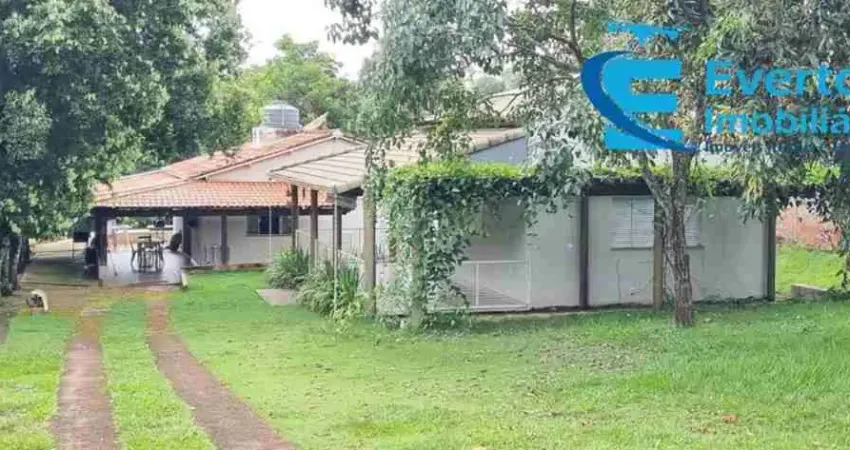 Chácara com área de 5.570,025 m², oprotunudade - moradia, lazer e pequenas atividades rurais