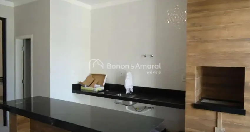 Casa à venda em condomínio em Paulinia, 3 suites, master, lavabo, living pé direito alto, área gourmet integrada, quintal, WC de serviço, fino acabamento, armários, aquecimento solar, preparação para