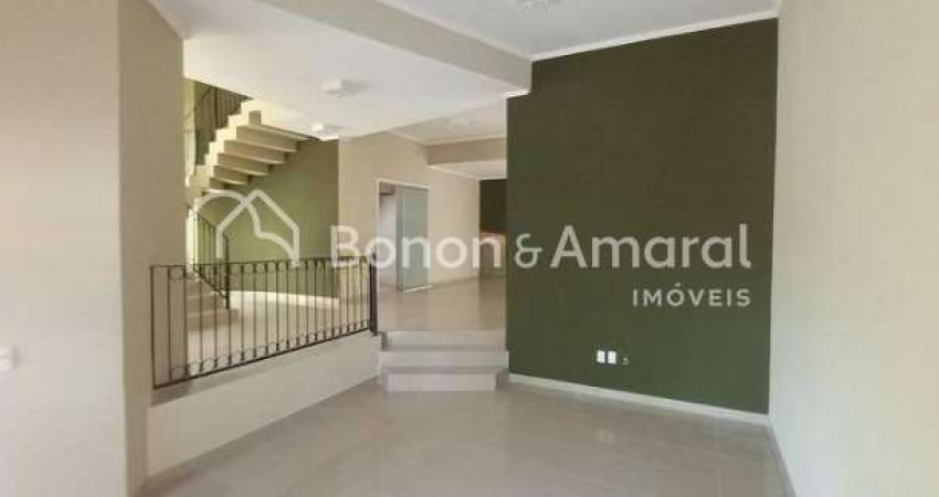Casa de Condomínio com 4 Quartos e 4 banheiros à Venda, 390m² por R$ 1.650.000