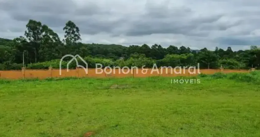 Terreno Amplo com Vista Privilegiada em Condomínio de Alto Padrão