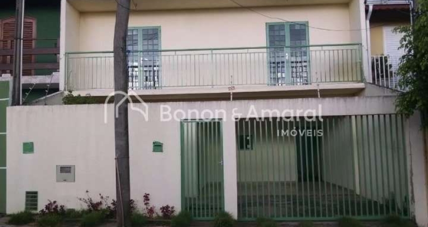 Sobrado à Venda com 4 quartos na Vila União, 176 m²