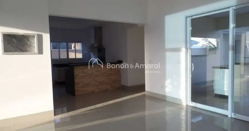 Casa térrea para locação 03 quartos no Condomínio Terras do Cancioneiro, no Parque Brasil 500, na cidade de Paulínia