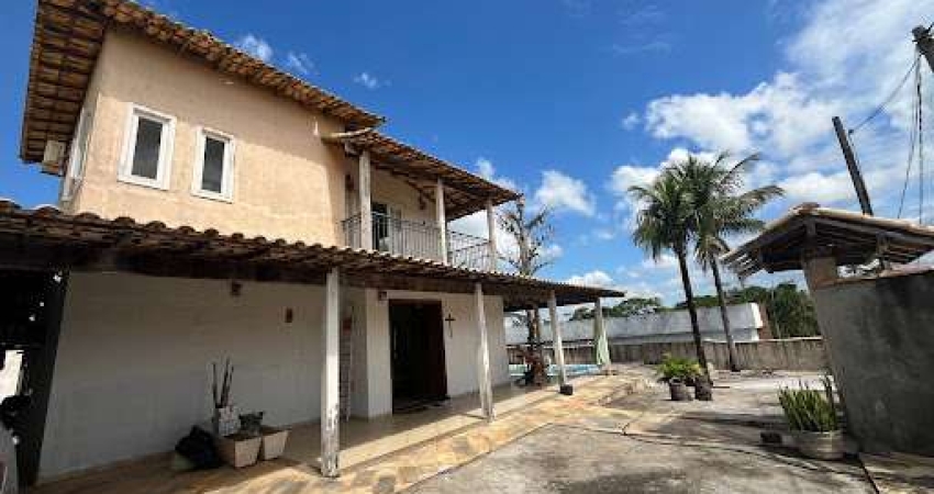 Casa com 4 dormitórios à venda, 233 m² por R$ 750.000,00 - Vila Verde - Rio das Ostras/RJ