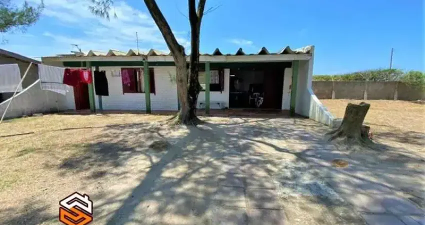 Casa de esquina com 2 terrenos beira-mar, praia de mariluz, litoral de imbé - rs.