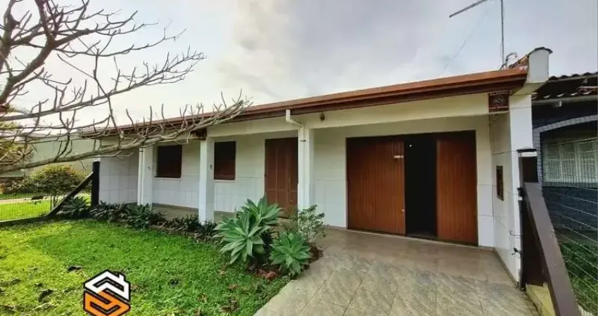 Casa á venda. próxima do mar, no centro da praia de mariluz - imbé.