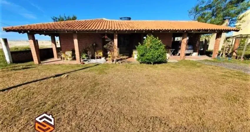 Linda casa com vista eterna para o mar à venda na praia de imbé.