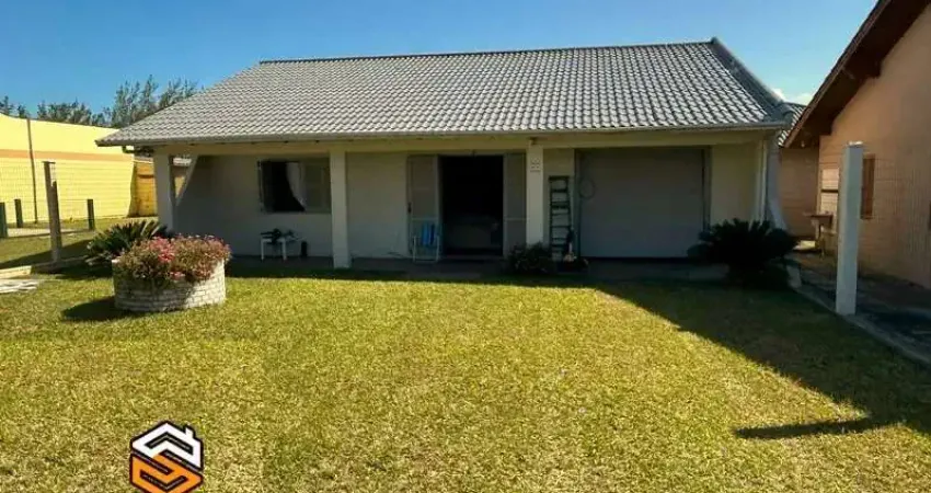 Casa à venda pertinho da beira mar, em avenida pavimentada. imbé - rs