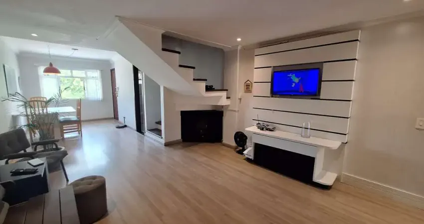 Imperdível oportunidade: Casa à venda em Curitiba-PR, no bairro Boa Vista, com 3 quartos, 2 salas, 3 banheiros, 2 vagas de garagem e 210m².