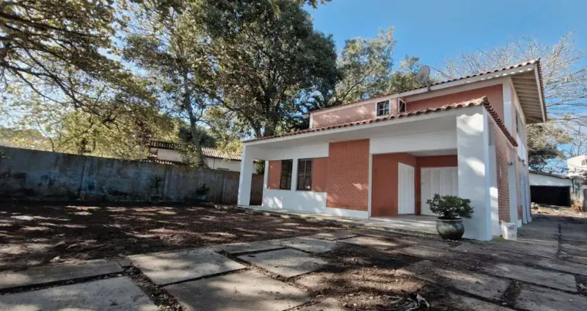 Casa à venda na Av. Beira Mar, 986, Praia de Armação do Itapocorói, Penha