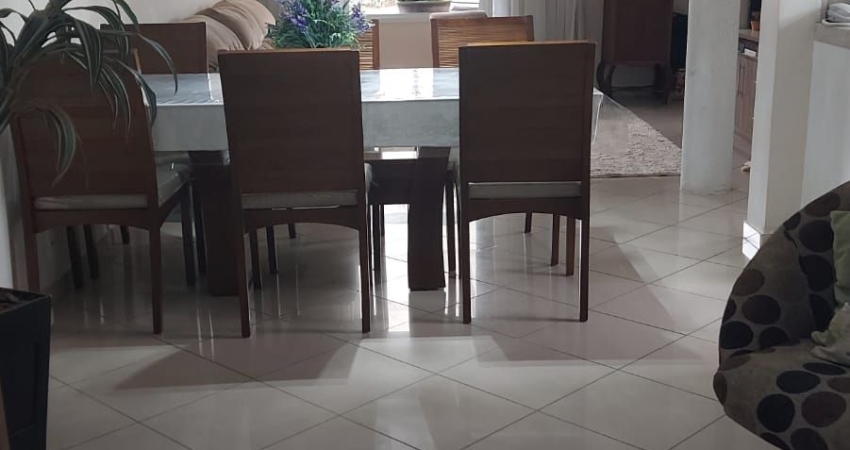 CASA A VENDA CONDOMINIO FECHADO EM JUNDIAI