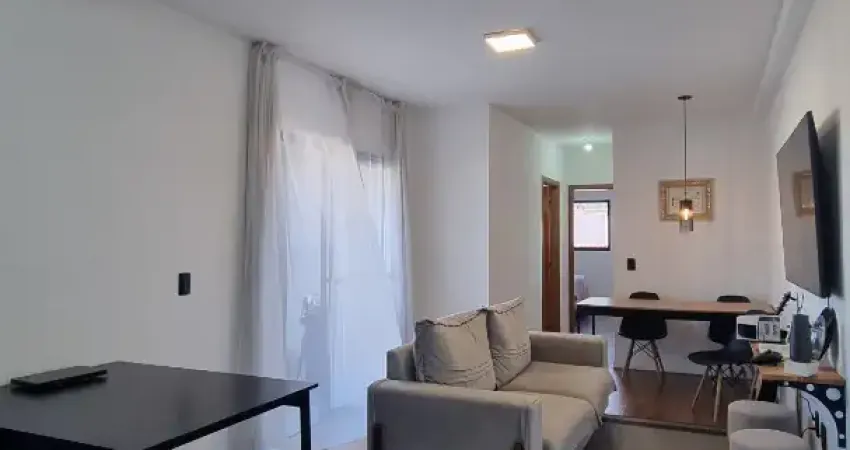 Apartamento com 2 dormitórios e suíte mobiliado no condomínio victoria