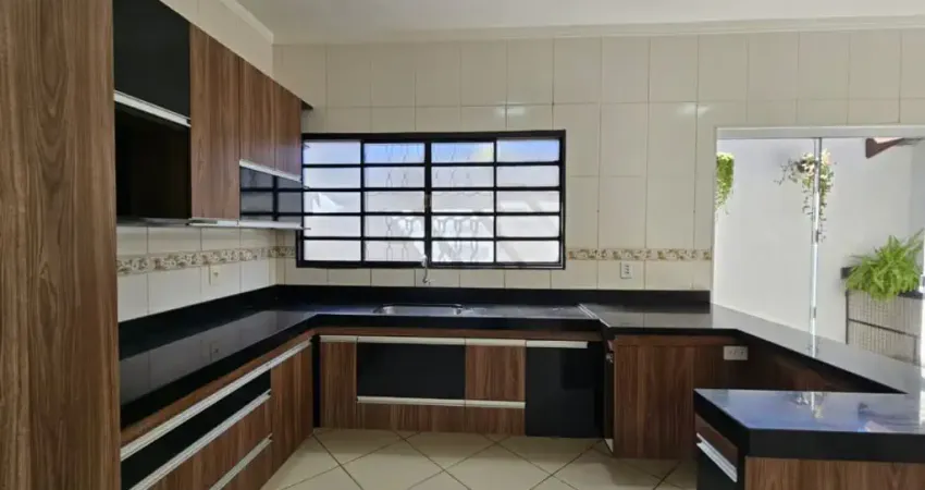 Casa à venda no Joaquim Guilherme – Conforto, espaço e localização privilegiada perto da FIB!