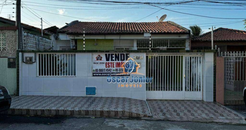 Casa com 4 dormitórios à venda, 144 m² por R$ 630.000,00 - Cidade dos Funcionários - Fortaleza/CE