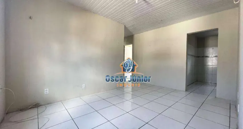 Excelente Apartamento, 3 Quartos + Wc Social , 1º Andar, Sem Taxa de Condomínio, 1 Vaga de Garagem, por R$ 800/mês Conjunto Esperança, Fortaleza/CE.