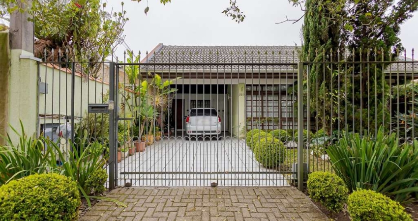 Casa para Venda em Curitiba, São Braz, 3 dormitórios, 1 suíte, 3 banheiros, 4 vagas