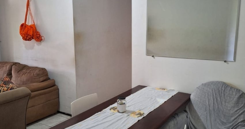 VENDE- SE APTO COM 02 QUARTOS NA PARANGABA