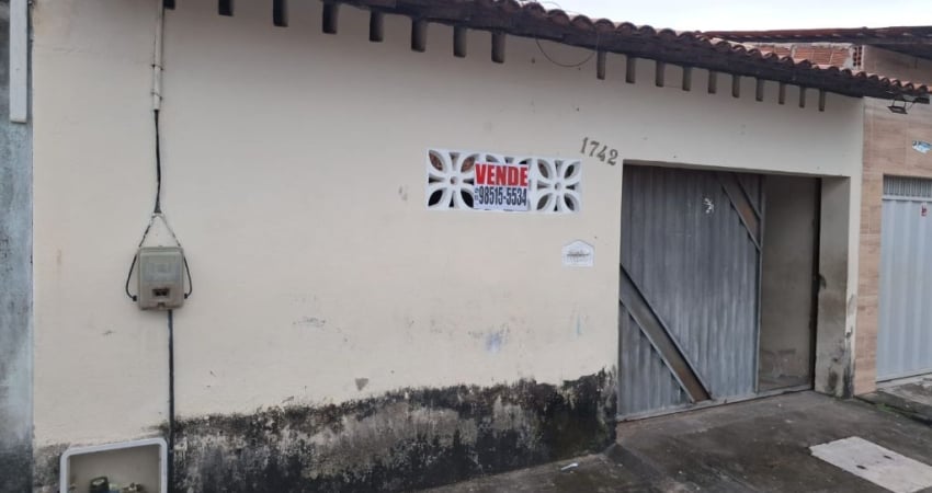 Casa com 3 quartos à venda no Bom Jardim