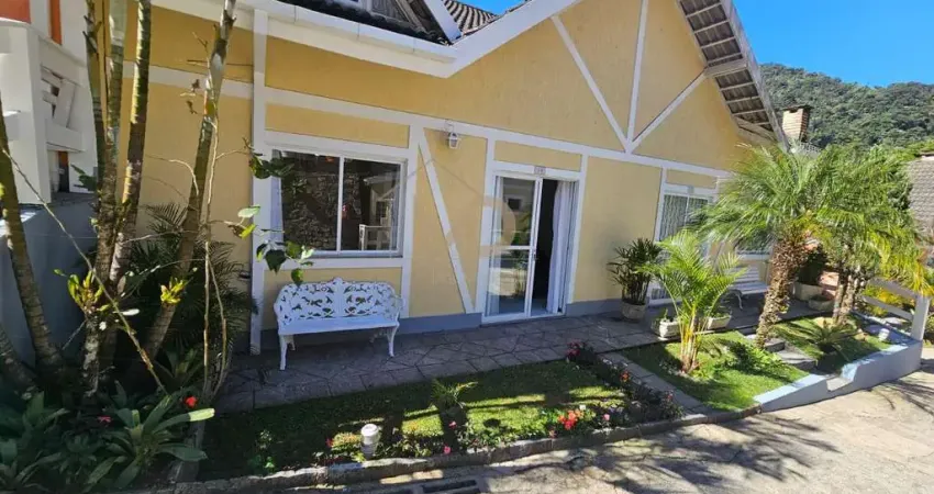 Casa em Condomínio para Venda em Teresópolis, Granja Guarani, 3 dormitórios, 1 suíte, 2 banheiros, 1 vaga