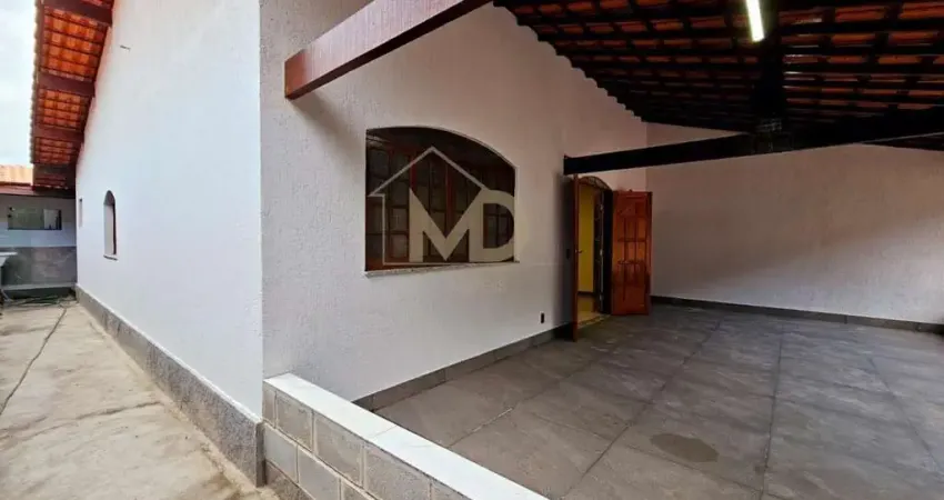 Casa para Locação em Teresópolis, Nossa Senhora de Fátima, 2 dormitórios, 1 suíte, 2 banheiros, 6 vagas