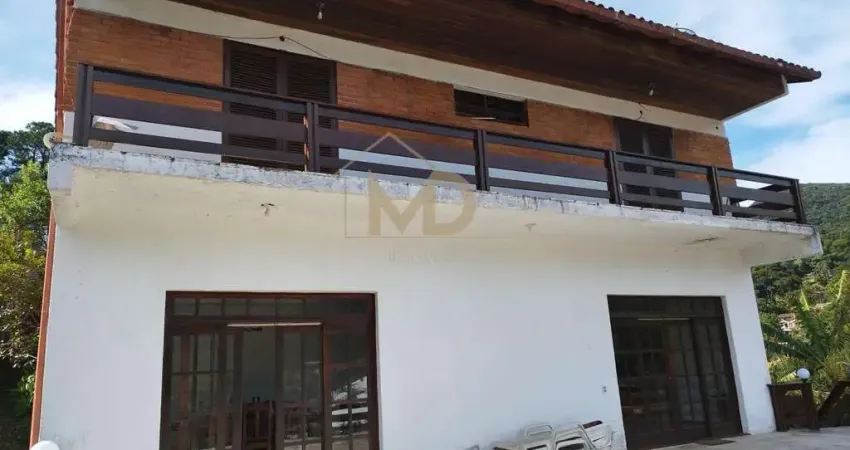 Casa em Condomínio para Locação em Teresópolis, Carlos Guinle, 4 dormitórios, 1 suíte, 3 banheiros, 3 vagas