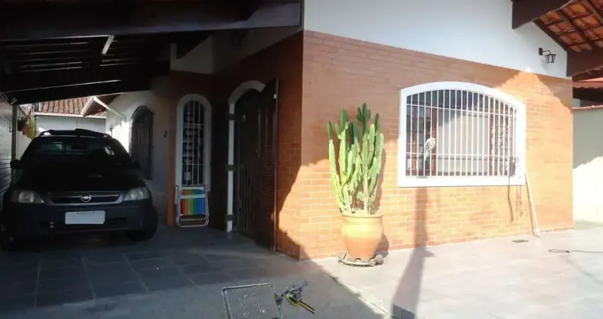 Casa próximo a praia 2 dormitórios sendo 1 suíte para Venda em Balneário Flórida Praia Grande-SP