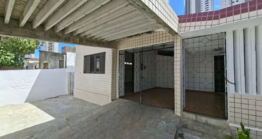 Casa no João Agripino 03 Quartos sendo 02 Suítes Excelente Localização