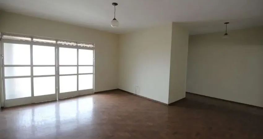 Casa com 3 dormitórios para alugar, 150 m² por R$ 2.120,00/mês - São Lázaro - São João da Boa Vista