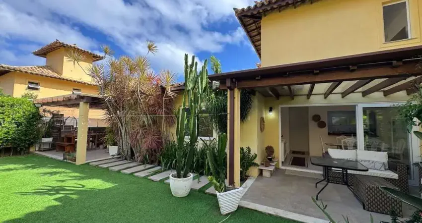 Casa em condomínio com 4 suítes e área de lazer, em ferradura, búzios.