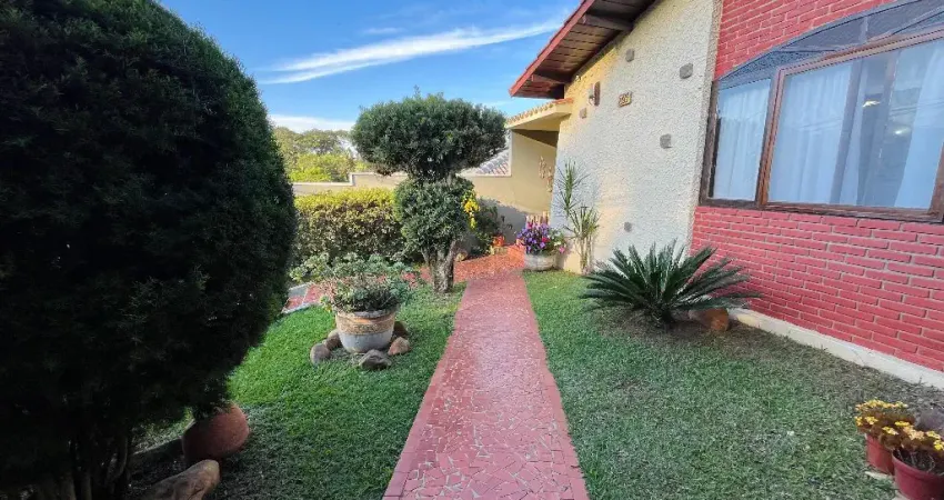 Casa com 864m2 de área total com terreno dos sonhos na Granja Vianna