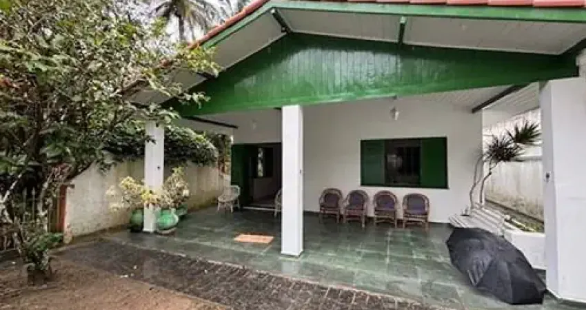 Casa a venda de 1032M² com 7 dormitórios -  em Praia de Barequeçaba