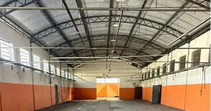 Galpão em área industrial com 2.700m2 em laranjeiras - caieiras