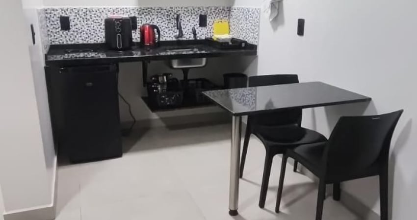 LOCAÇÃO Kitinete (Luz, Água, Internet e IPTU) INCLUSO - 1 pessoa / Bairro dos Estados