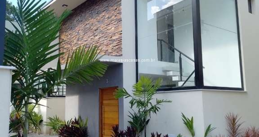 Casa á venda em Boiçucanga - Perto do shopping - Piscina Privativa