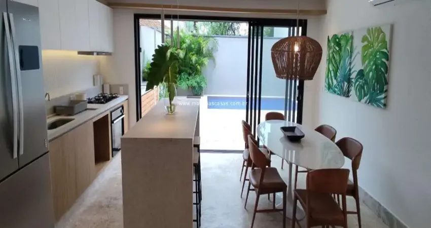 Casa á venda na Praia Barra do Sahy - 4 Suites - Piscina privativa - Condominio Fechado