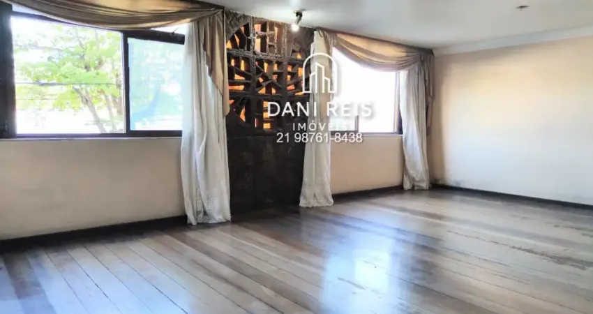 Apartamento frente mar, 3 quartos e 2 vagas