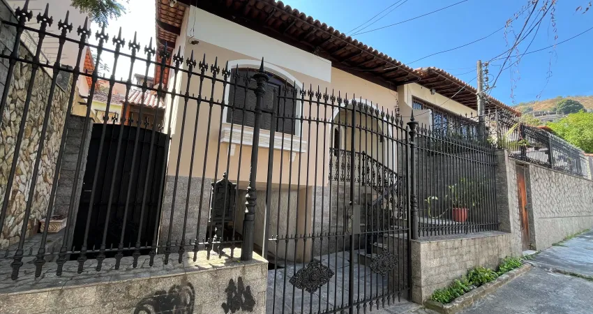 Casa com 4 quartos à venda na Rua Doutor Genserico Ribeiro, São Lourenço, Niterói